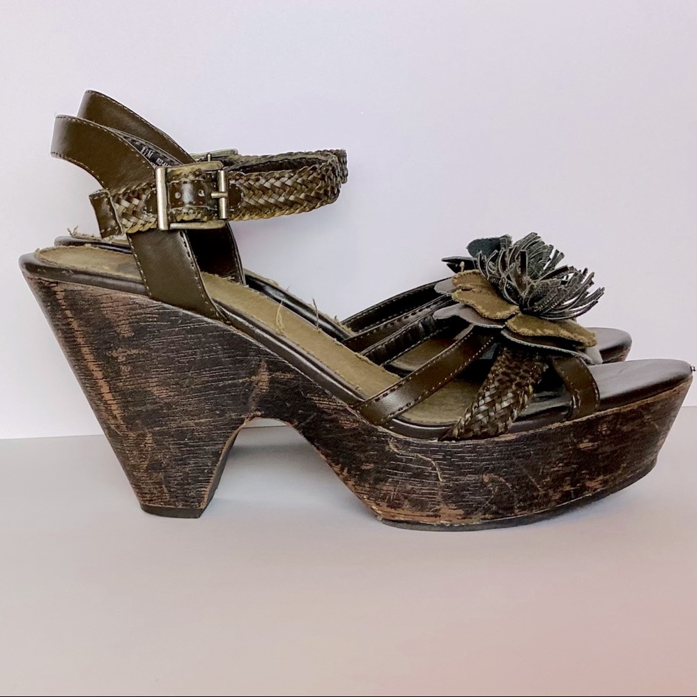 Decree rustic boho Wedges size 8.5